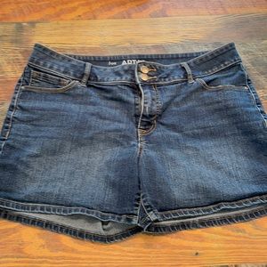 Apt 9 denim shorts